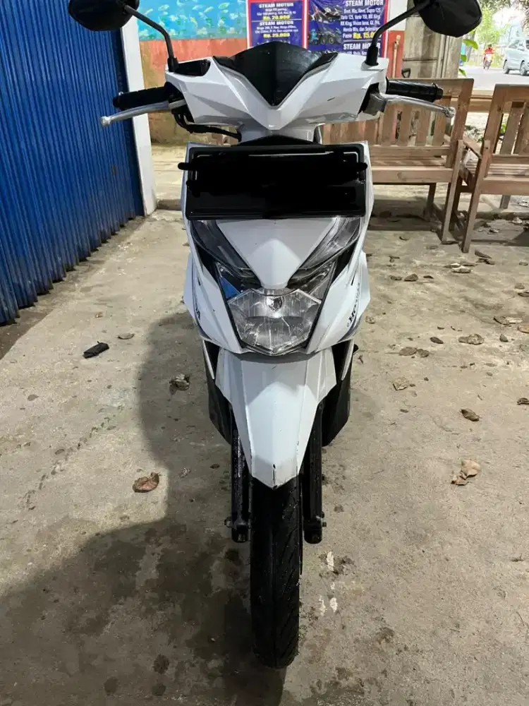 Dijual beat tahun 2018 warna putih pajak mati 3 tahun