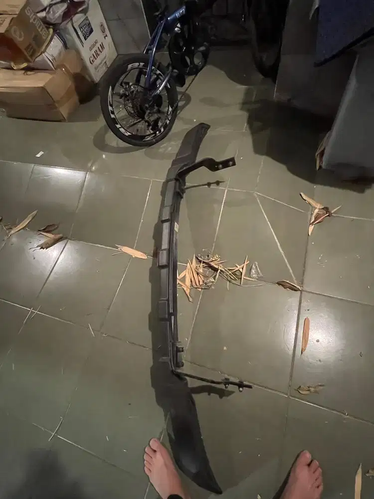 Tanduk bemper belakang innova 2011