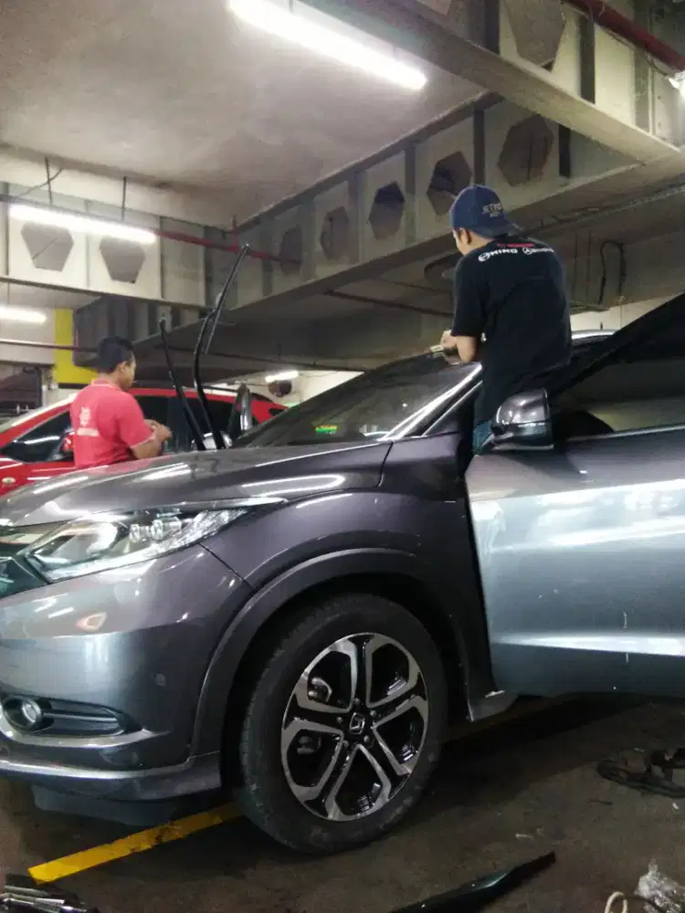 Kaca film mobil dan gedung