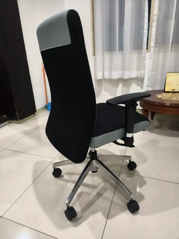 KURSI PUTAR RODA EX KANTOR EKSPATRIAT KONDISI ISTIMEWA TOP !