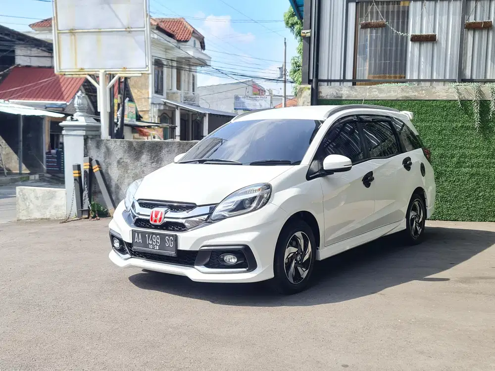 Mobilio Rs 2016 putih tangan pertama
