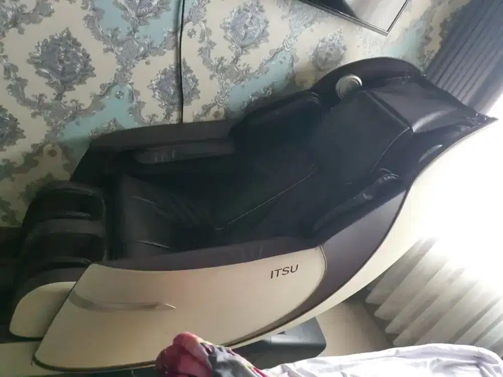 Kursi Pijat Itsu Prime Yasumi