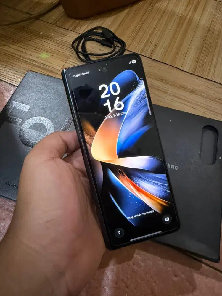 Samsung Z Fold 4 12/512 Resmi Sein
