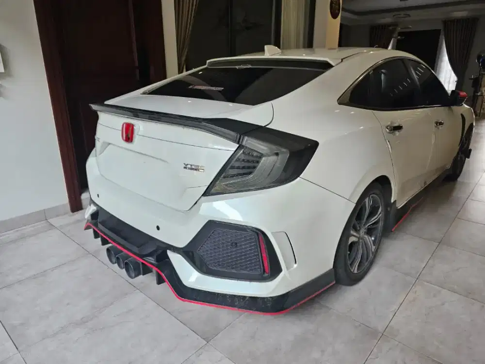 Civic Turbo TC CVT ES 1,5 Tahun 2018 ODO KM 19 rb Kondisi Sangat Mulus