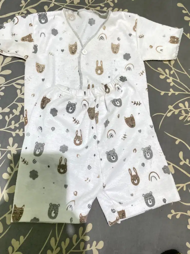 Set newborn celana dan baju pendek motif