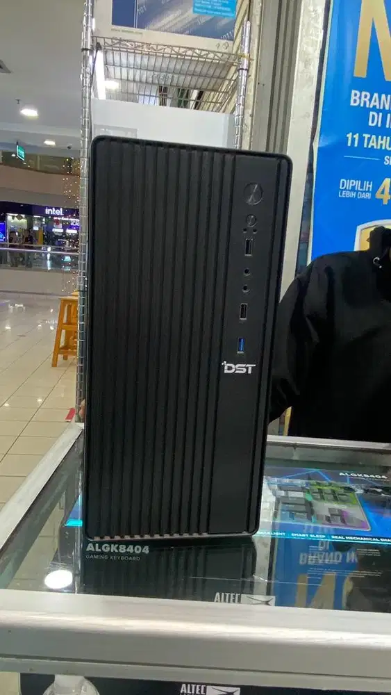 teknisi komputer berpengalaman