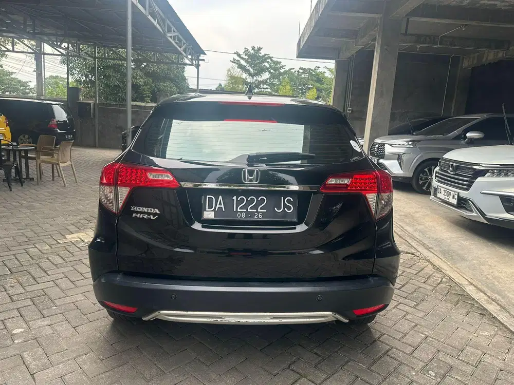 HRV SE 2021 AT HITAM