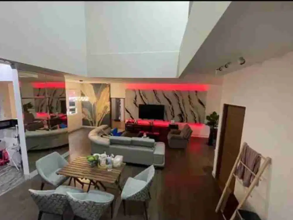 Rumah SHM 3 Kamar Luas 180m Modernland Cipondoh