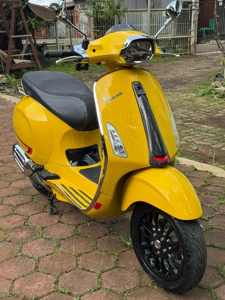 Vespa matic sprint yellow iget abs 2020
