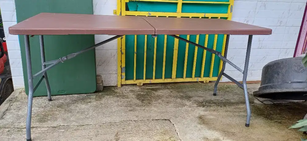 Meja lipat plastik ukuran 150cmx70cmx74cm