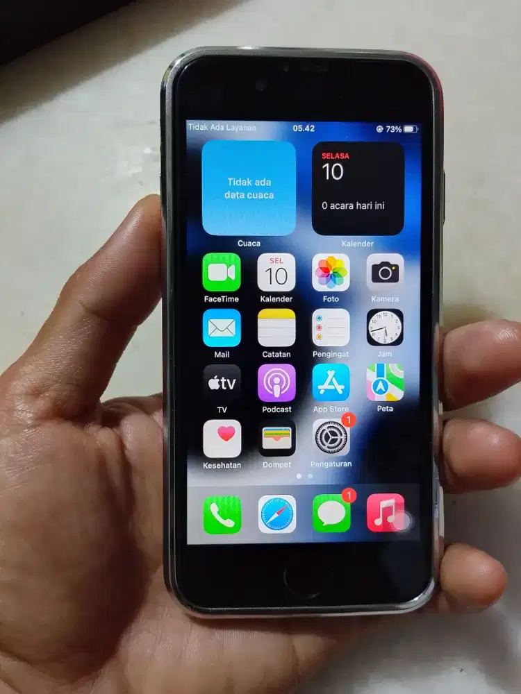 iPhone 8 64gb all operator fullset mulus hp bekas