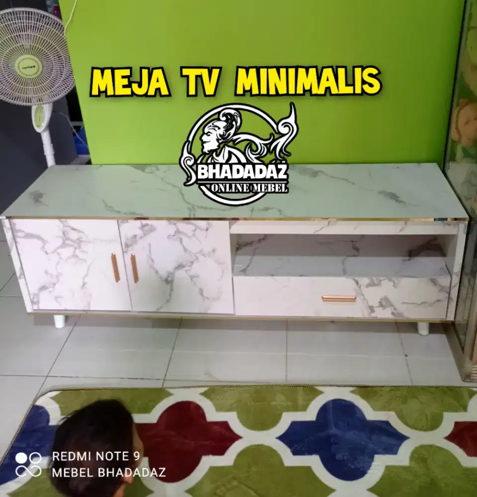 Meja TV Minimalis