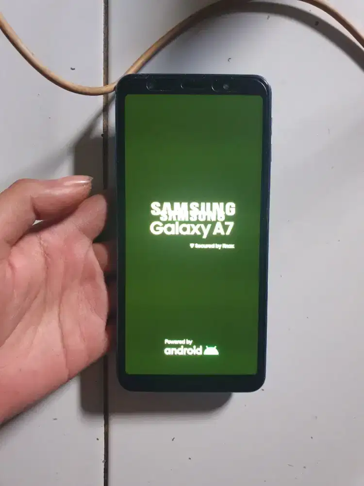 Samsung a7 2018 4/64 minus