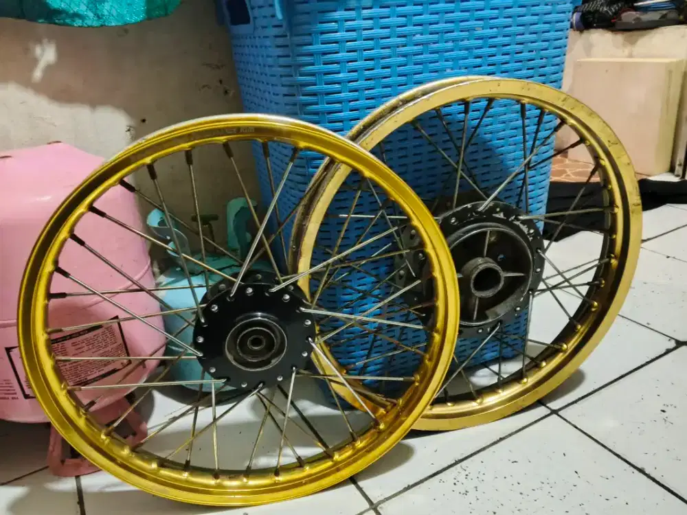 Set Velg Scarlet Depan - Belakang Vrossi Ring 17