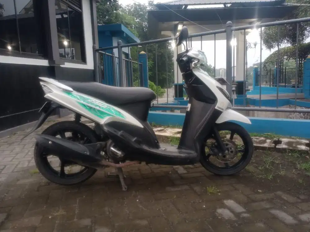 Mio Smile 2012 Putih