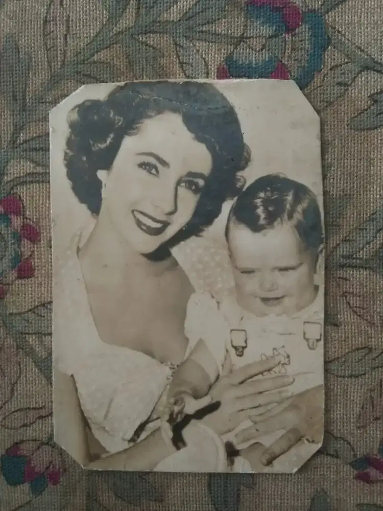 Foto lawas Liz Taylor by MGM