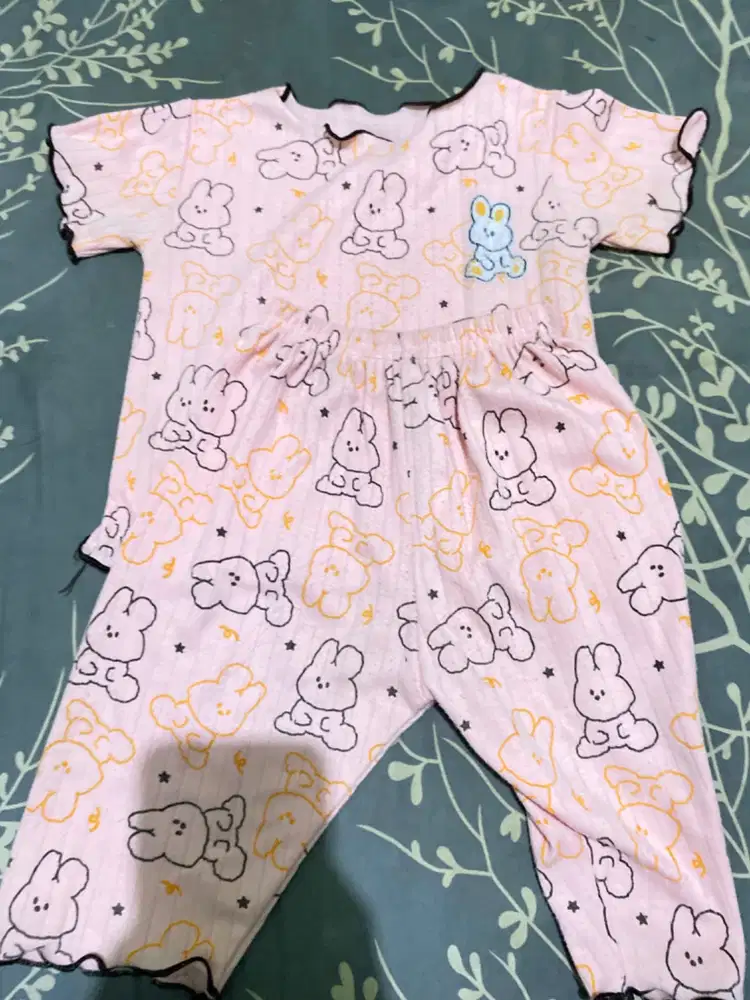 Set baju pendek celana panjang tidur