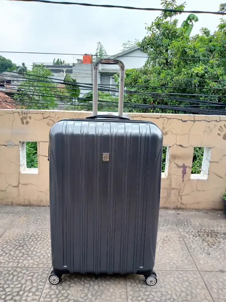 DELSEY HELIUM aero Made in France size 31 inch