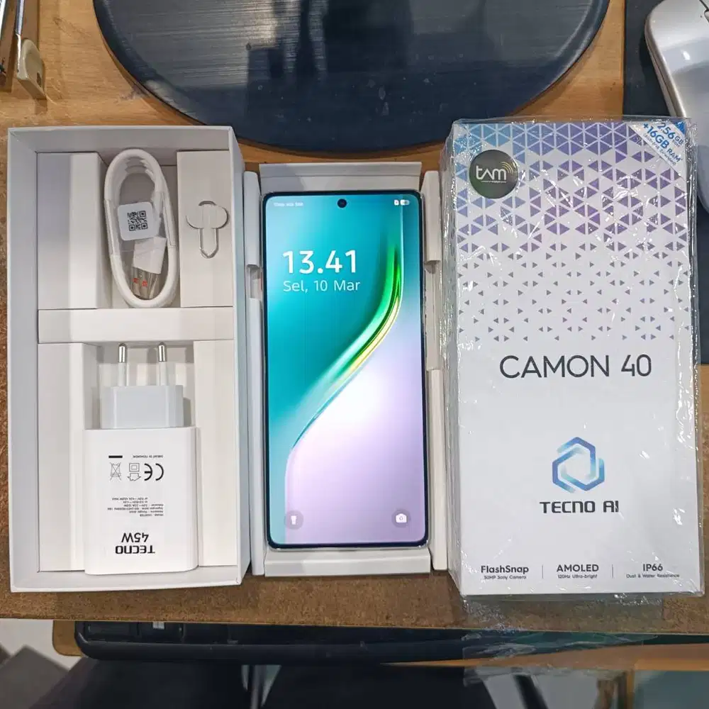 Tecno Camon 40 8/256 White, Like New