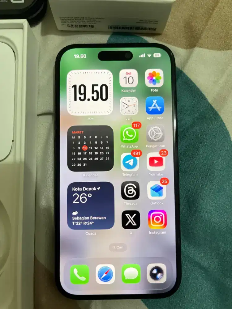 Iphone 15 basic 128 GB Hitam resmi erafone