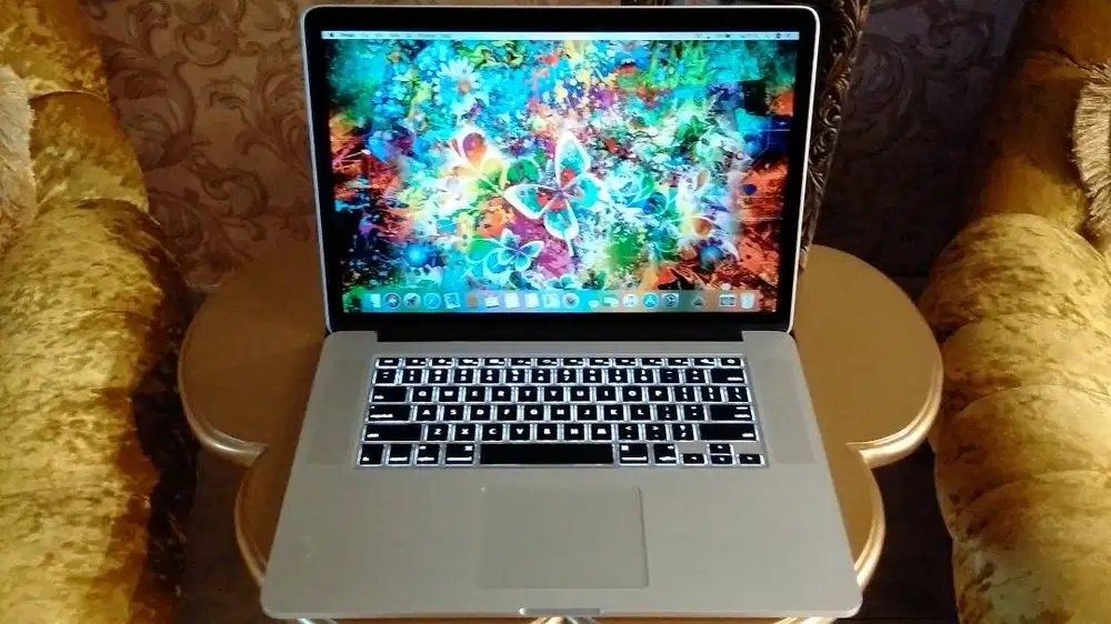 Macbook Pro Retina 15 inch Editing Grafis Core i7 Ram 16GB SSD 256GB