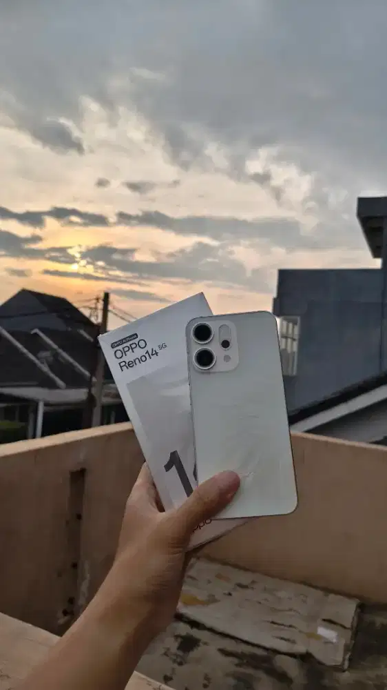 Oppo Reno 14 5G 12/256gb Fullset LikeNew Garansi Resmi