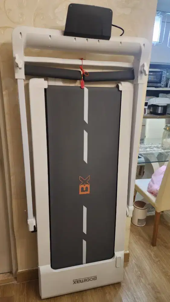 Treadmill Bodimax warna lux putih mulus