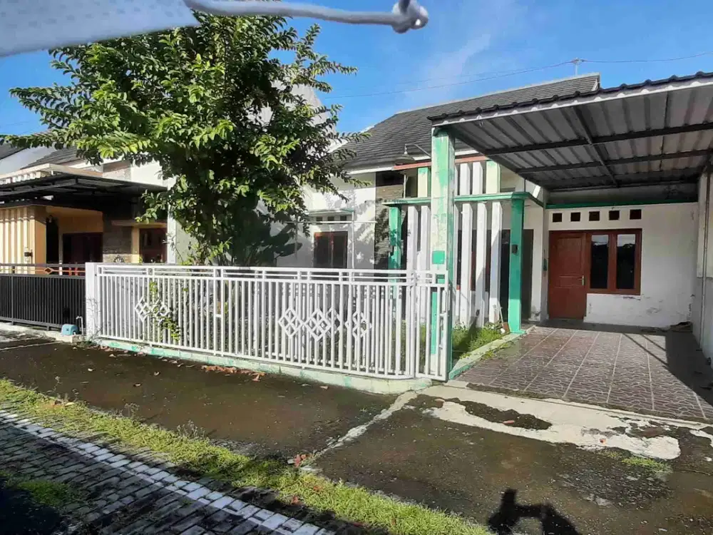 Di sewakan nyaman barat Saba Buana dekat dkt Tol Klodran