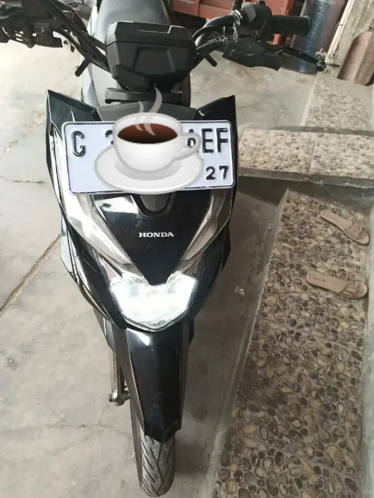 Di jual motor honda beat streets 2017