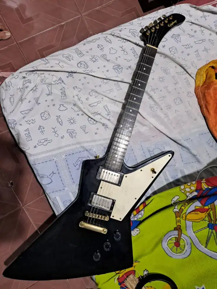 Gitar Epiphone Explorer Korina
Pemakaian Nego Bisa TT