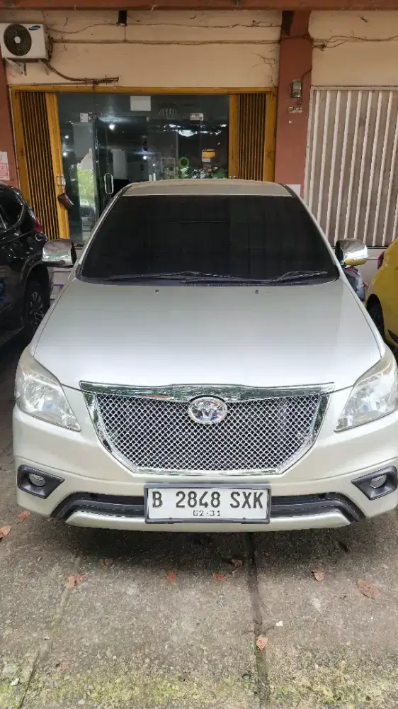 Bismillah jual aza inova E+ metic low km