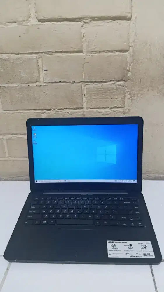 Asus Vivobook E402Y slim