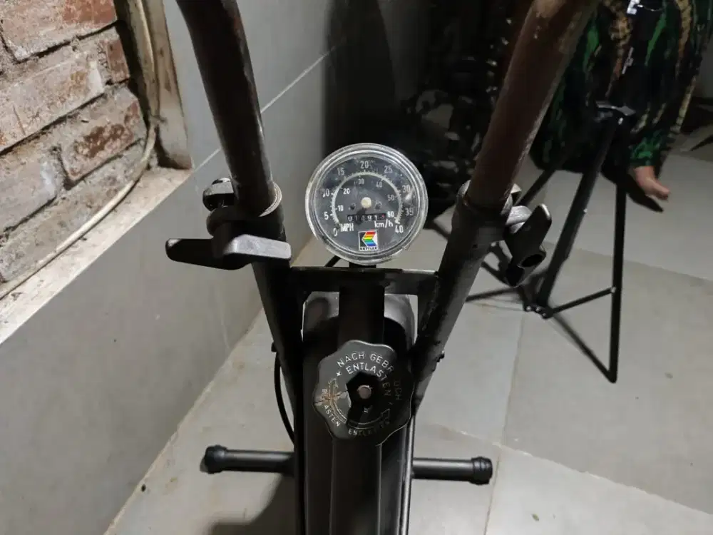 Sepeda Statik Vintage Jadul