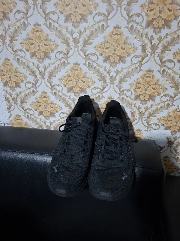Sepatu puma original size 41 warna hitam