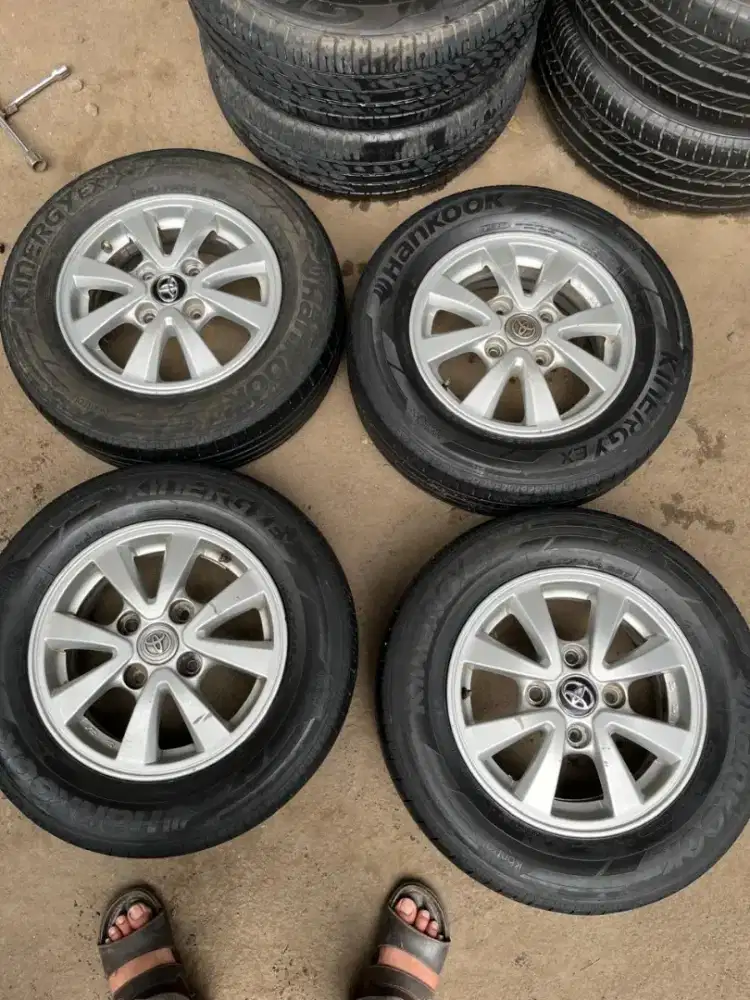 Velg original all new Avanza ring 14 pcd 4x114,3 ban 185/70 R14