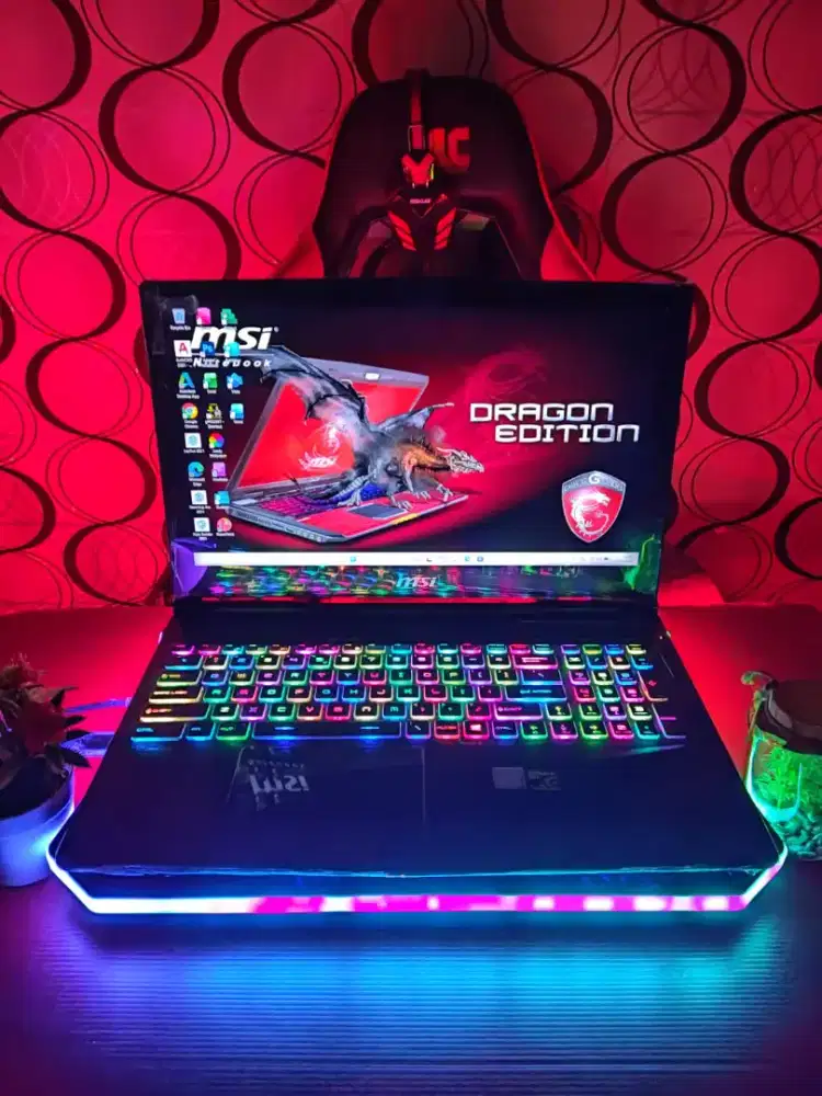 MSI RAIDER Pro GE63VR RAIDER 7RF [RAM 16 GB SSD+HDD GTX 1070 VRAM 8GB]