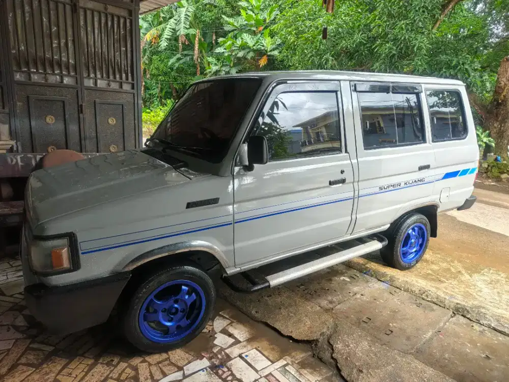 Toyota kijang super