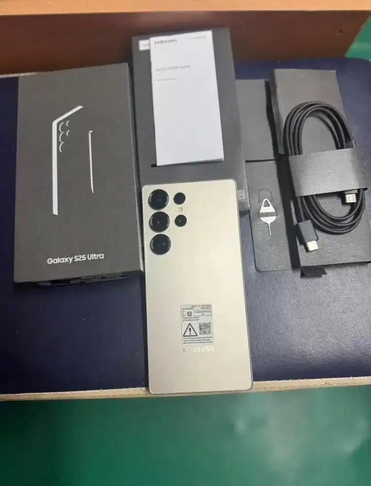 Jual Samsung S25 ultra 12 / 256GB pemakaian pribadi