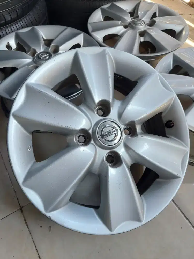 Velg R15 OEM Grandlivina X-Gear PCD 4x114 Kondisi Mulus
