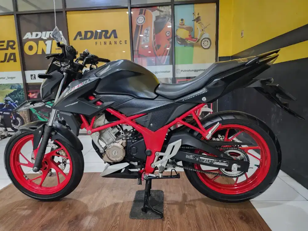 CB 150 R 2017 exclusive