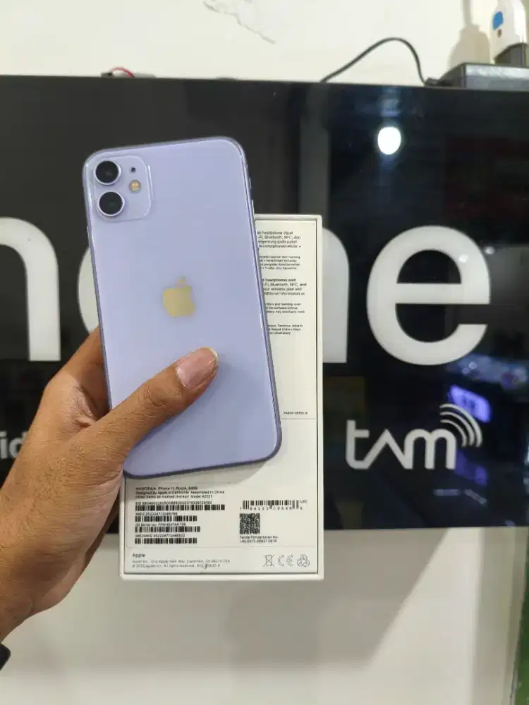 iphone 11 64gb ibox purple perfect condition, fullset original