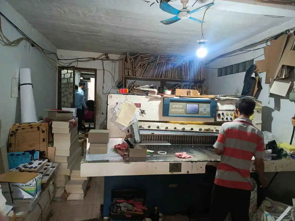 Penjualan rumah sekaligus workshop percetakan