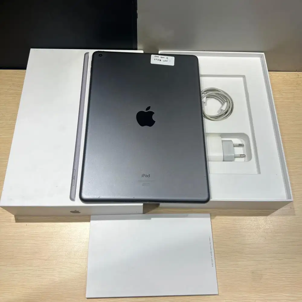 ipad gen 9 64gb wifi resmi ibox mulus garansi masih on april mulus