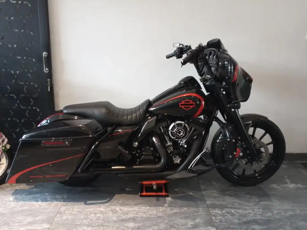 Harley Davidson Street Glide Special 2014
