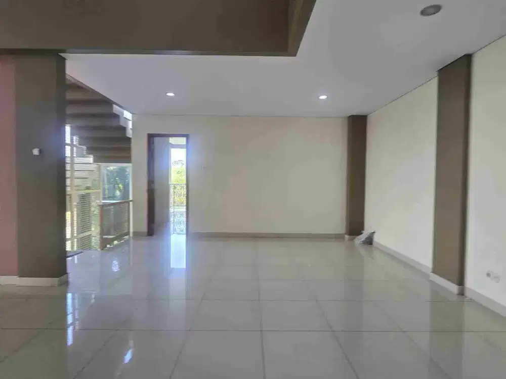 RUMAH MEWAH  BERSIH TERAWAT SIAP HUNI DI PERUMAHAN PUPUK