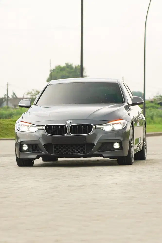 BMW 330i Sport Facelift LCI 2017 (F30)