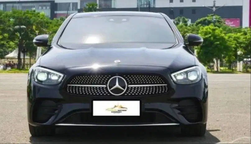MERCEDES_BEN E300 AMG LINE 2021