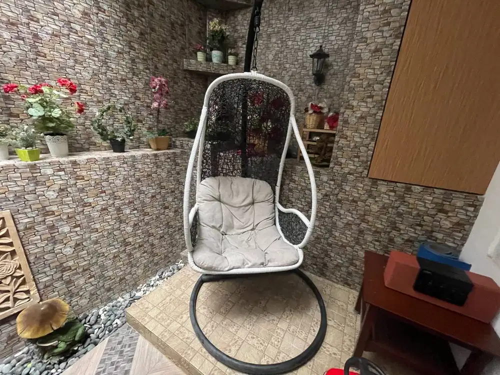 Ayunan Rotan + Stand Besi + Bantal | Kondisi Baik | Murah