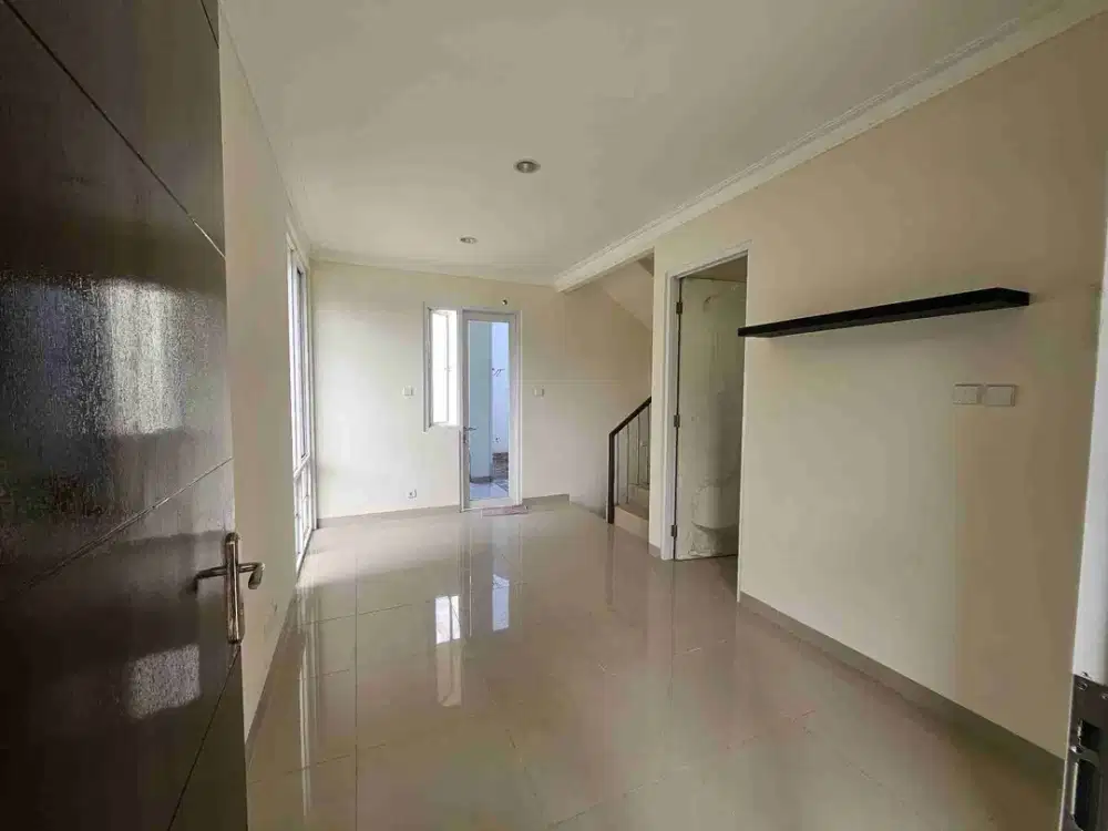 Dijual rumah 2 lantai  di Citra Grand