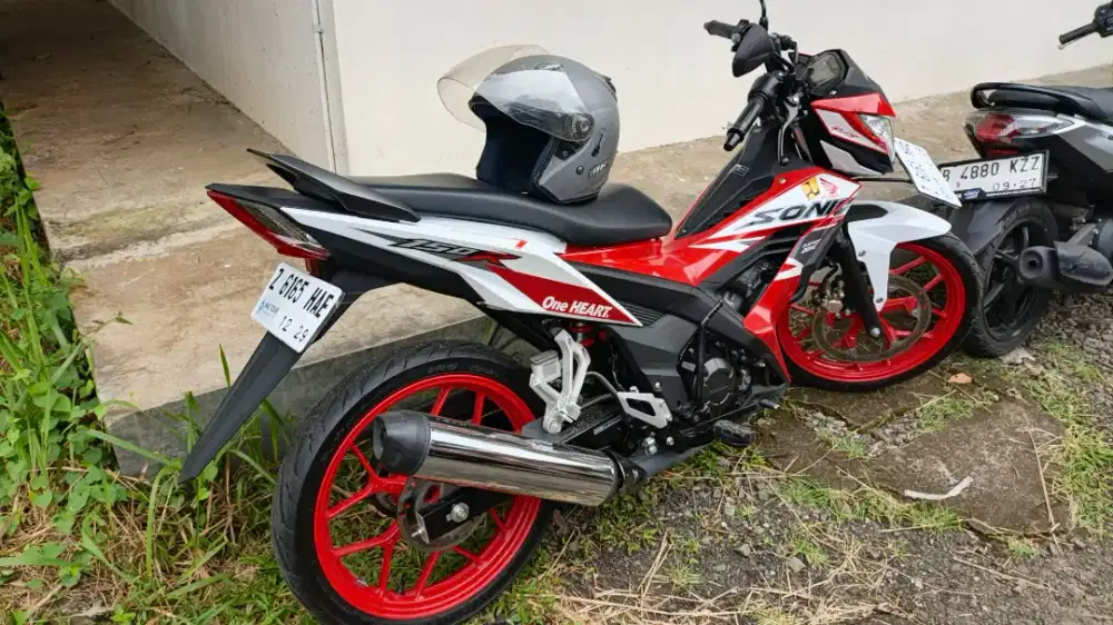 Honda Sonic 150 Tahun 2024 Akhir Low KM